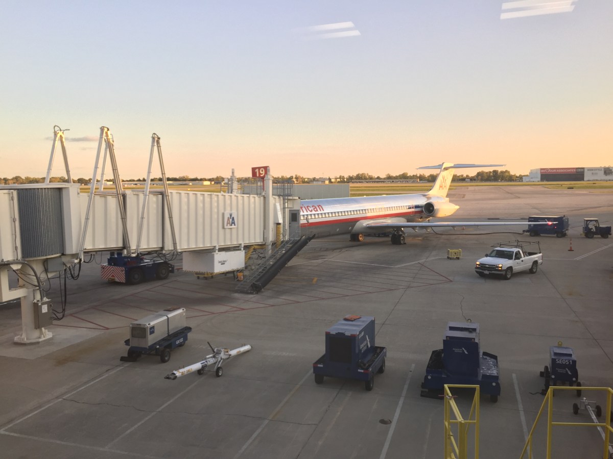 American Airlines MD-80 First Class CMH-DFW