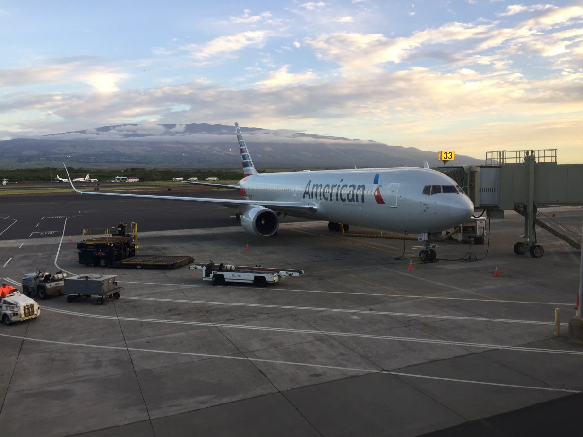 American Airlines 767-300 Main Cabin Extra DFW-OGG