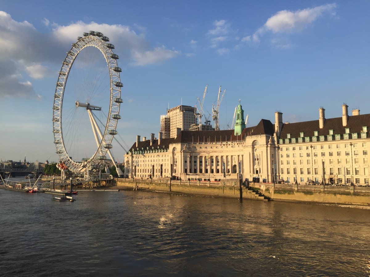 Why we were glad we upgraded to the London Eye VIP Champagne Experience
